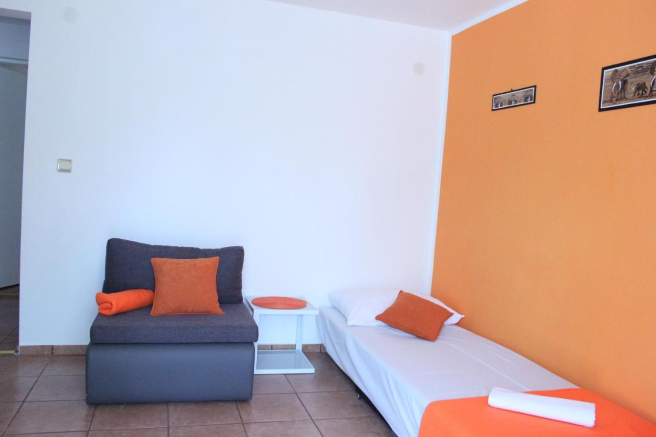 Apartmani Dienes Novi Vinodolski Ngoại thất bức ảnh